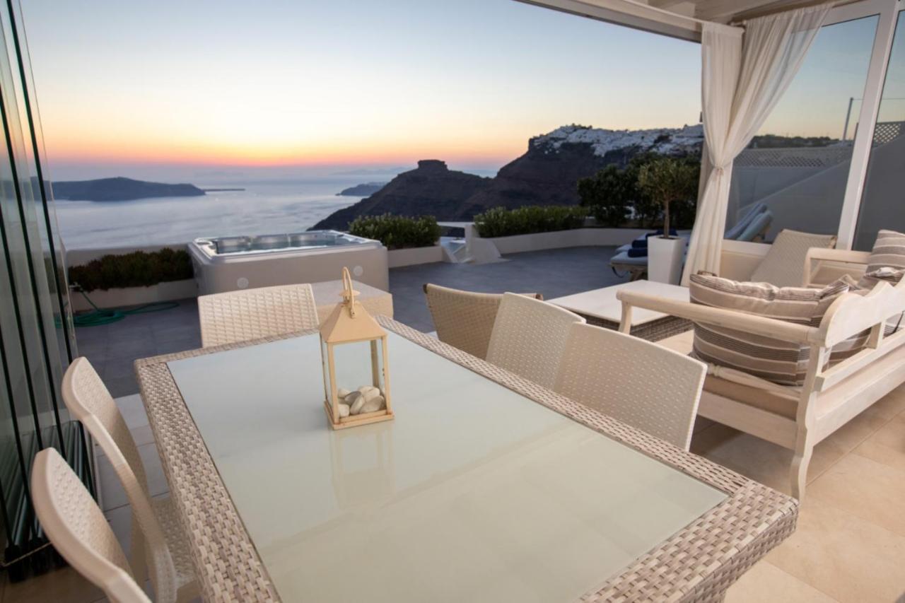 Sunset View Villa Santorini - With Outdoor Jacuzzi Firostefani Zewnętrze zdjęcie