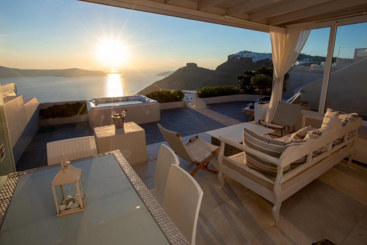 Sunset View Villa Santorini - With Outdoor Jacuzzi Firostefani Zewnętrze zdjęcie