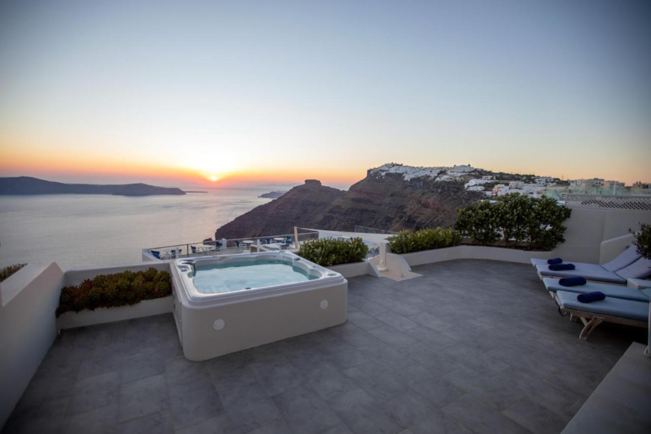 Sunset View Villa Santorini - With Outdoor Jacuzzi Firostefani Zewnętrze zdjęcie