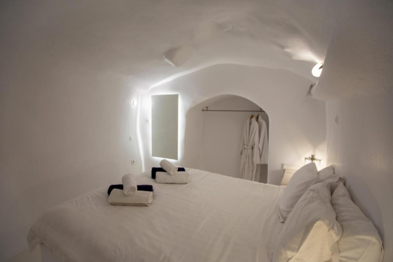 Sunset View Villa Santorini - With Outdoor Jacuzzi Firostefani Zewnętrze zdjęcie