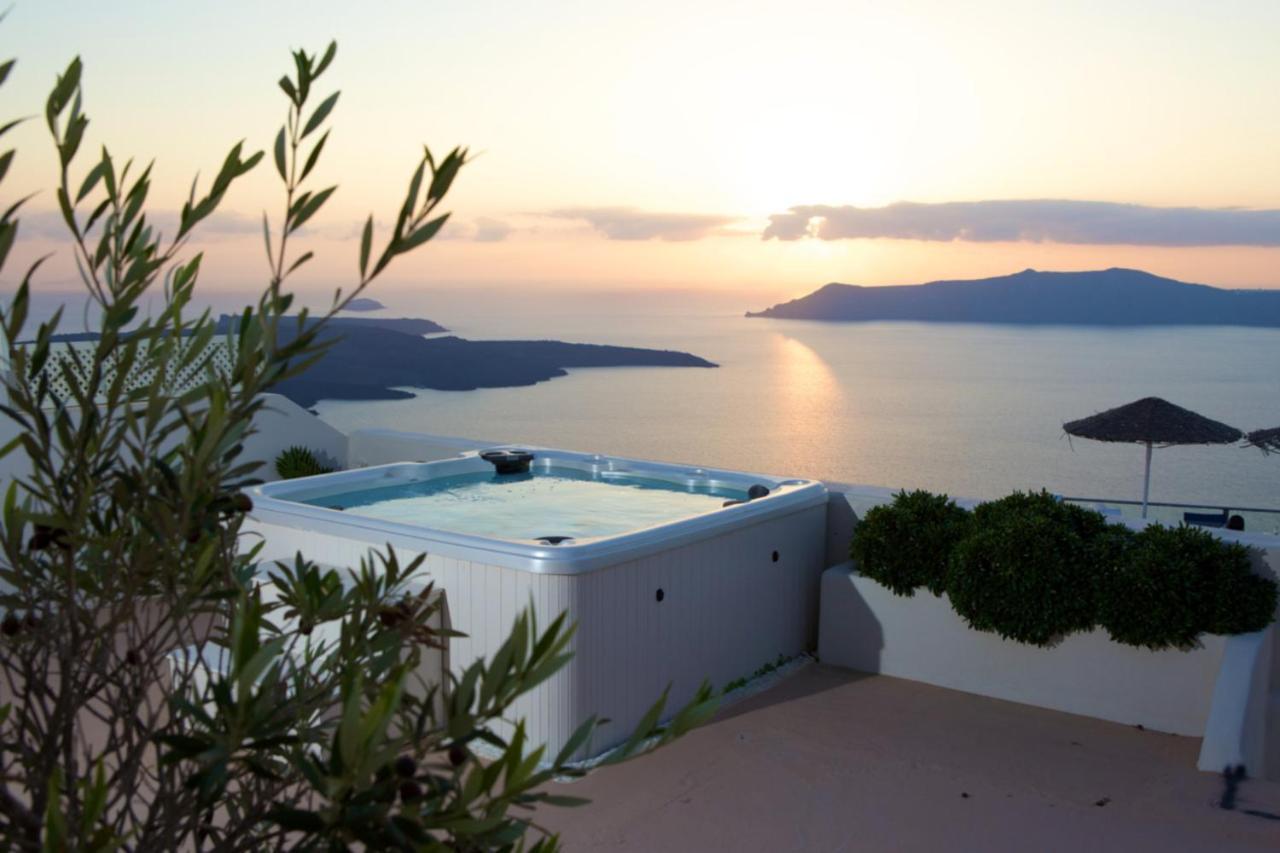 Sunset View Villa Santorini - With Outdoor Jacuzzi Firostefani Zewnętrze zdjęcie