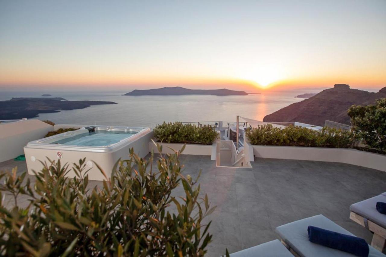 Sunset View Villa Santorini - With Outdoor Jacuzzi Firostefani Zewnętrze zdjęcie