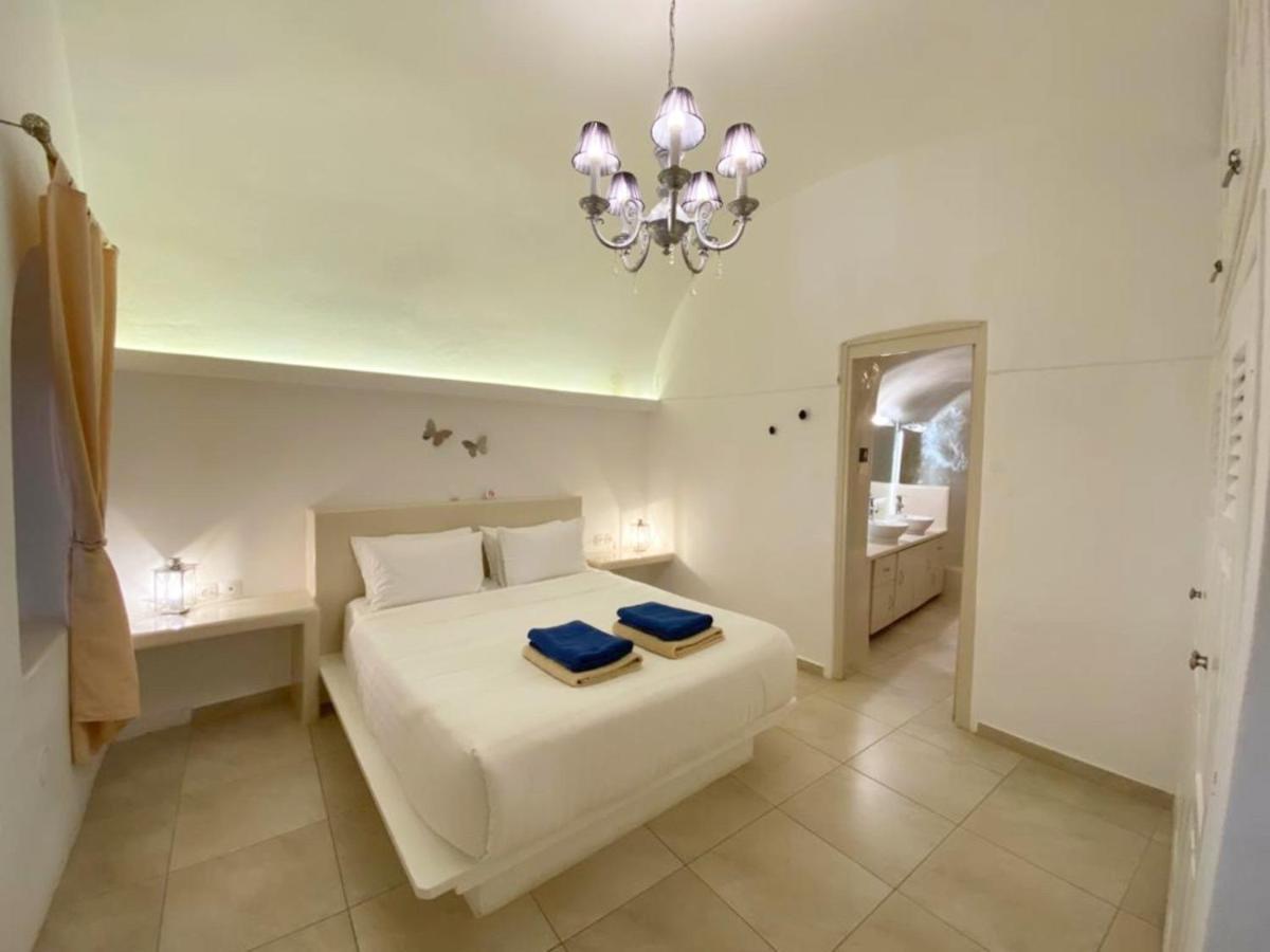 Sunset View Villa Santorini - With Outdoor Jacuzzi Firostefani Zewnętrze zdjęcie